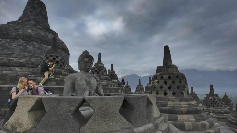 Heboh! Stairlift Borobudur Bakal Permanen? Heboh! Stairlift Borobudur Bakal Permanen?