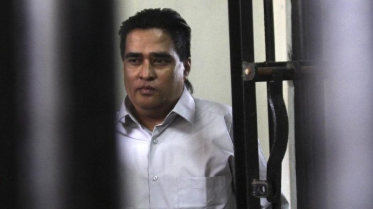 Dimas Kanjeng Kembali Pimpin Padepokan! Kisah Mengejutkan Setelah Bebas! Dimas Kanjeng Kembali Pimpin Padepokan! Kisah Mengejutkan Setelah Bebas!