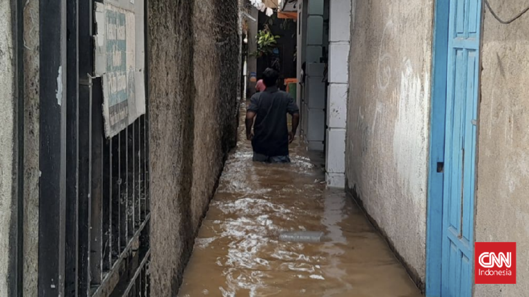Hujan Deras Bikin Jakarta Banjir! 14 RT Terendam! Hujan Deras Bikin Jakarta Banjir! 14 RT Terendam!