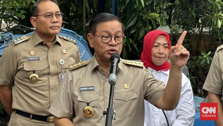 Heboh! Pramono Anung Pastikan Hal Ini Soal Ciliwung! Heboh! Pramono Anung Pastikan Hal Ini Soal Ciliwung!