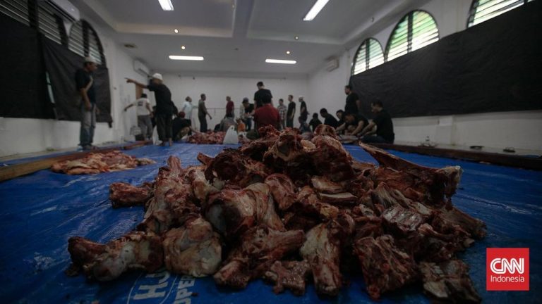 Tradisi Aneh Bagi-Bagi Daging Kurban di Agam, Tanpa Kupon! Tradisi Aneh Bagi-Bagi Daging Kurban di Agam, Tanpa Kupon!
