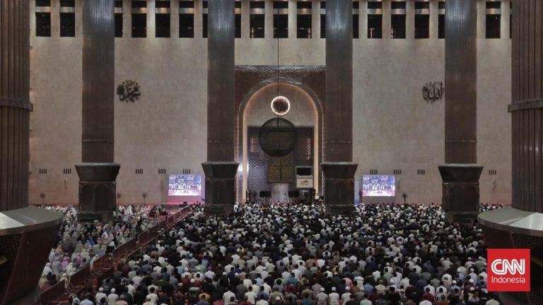 Presiden Prabowo Salat Iduladha Bareng Tokoh Nasional! Presiden Prabowo Salat Iduladha Bareng Tokoh Nasional!