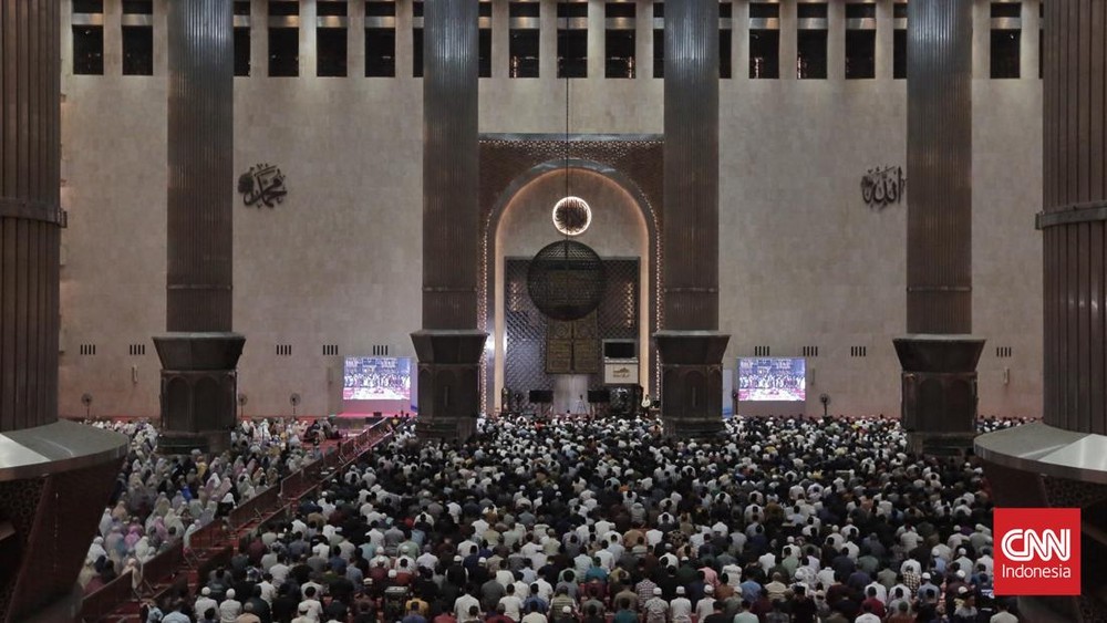 Presiden Prabowo Salat Iduladha Bareng Tokoh Nasional!