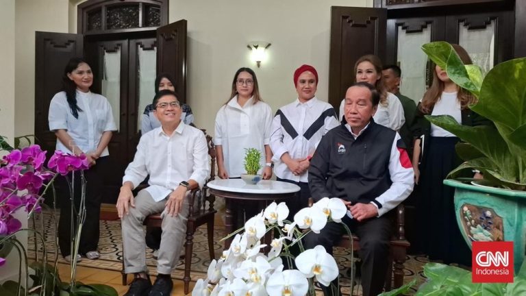 Jokowi ke PSI? Kode Keras dari Solo Bikin Penasaran! Jokowi ke PSI? Kode Keras dari Solo Bikin Penasaran!