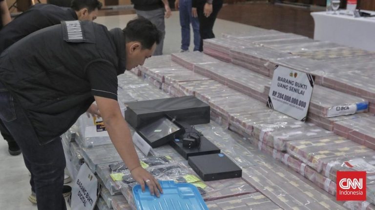 Geger! Rekening Siluman Rp204 Miliar Muncul Jelang Bobol Bank Geger! Rekening Siluman Rp204 Miliar Muncul Jelang Bobol Bank