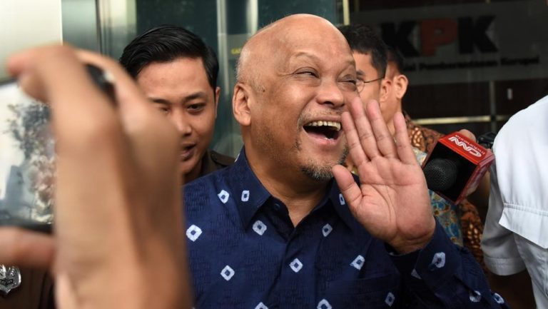 Uang Rp1,3 Miliar Disita KPK dari Ilham Habibie, Ada Apa? Uang Rp1,3 Miliar Disita KPK dari Ilham Habibie, Ada Apa?