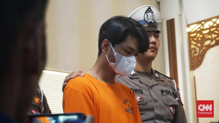 Pengemudi BMW Berlutut! Ibu Korban: Saya Memaafkan… Pengemudi BMW Berlutut! Ibu Korban: Saya Memaafkan...