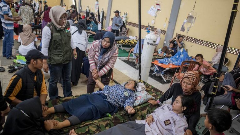 Makan Bergizi Gratis Makan Korban? Ribuan Siswa Keracunan!