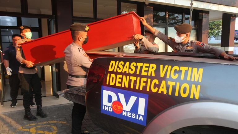 Tragedi Ponpes Al Khoziny: Identifikasi Korban Terus Berlanjut! Tragedi Ponpes Al Khoziny: Identifikasi Korban Terus Berlanjut!