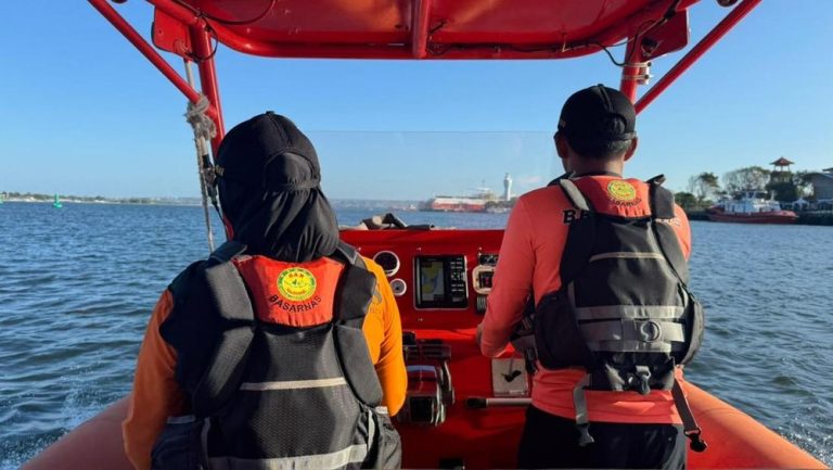 Gawat! Kapal Ambulans Raib di Selat Makassar, Tim SAR Bergerak! Gawat! Kapal Ambulans Raib di Selat Makassar, Tim SAR Bergerak!