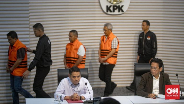OTT Riau: Pejabat PUPR Lolos Jerat KPK, Ada Apa?