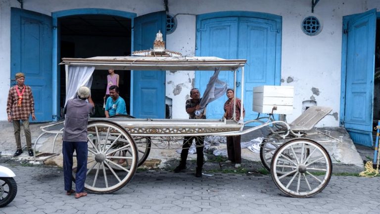 Raja Solo Wafat! PB XIII Dimakamkan di Imogiri, Rabu Ini?