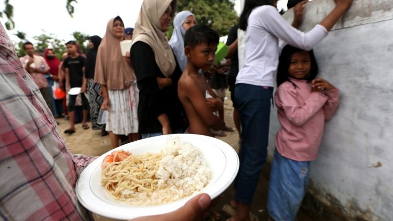 Aceh Darurat! Bantuan Asing Diharapkan Segera Tiba Aceh Darurat! Bantuan Asing Diharapkan Segera Tiba