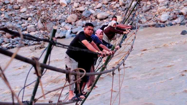 Nagan Raya Lumpuh! Ribuan Warga Terjebak Banjir Bandang Nagan Raya Lumpuh! Ribuan Warga Terjebak Banjir Bandang