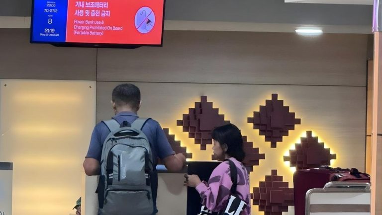 Bule Korsel Nekat Copot Segel Satpol PP di Bali, Langsung Dideportasi!