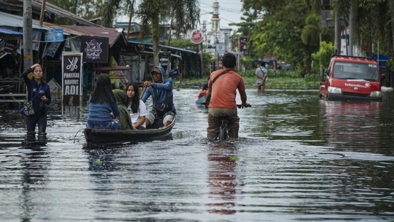 Bengkayang Darurat! 6 Kecamatan Terendam Banjir, Warga Diimbau Mengungsi!