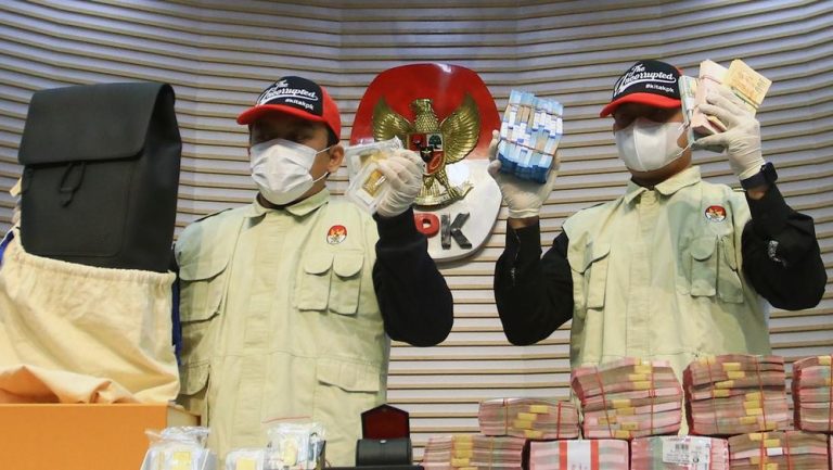 Heboh! KPK Sikat Pejabat Pajak, Bea Cukai, hingga Hakim!