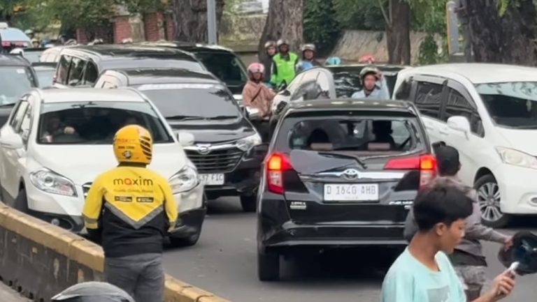 TERBONGKAR! Sopir Calya Ugal-ugalan Kini Jadi Tersangka Sajam & Pelat Palsu