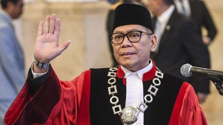 HEBOH! 21 Pakar Hukum Desak Adies Kadir Dibatalkan Jadi Hakim MK