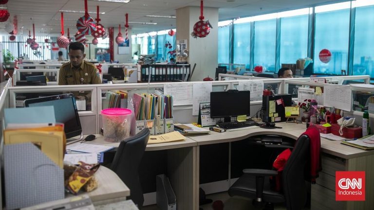 Perang Bikin Harga BBM Meroket, WFH Jadi Jurus Jitu Pemda!