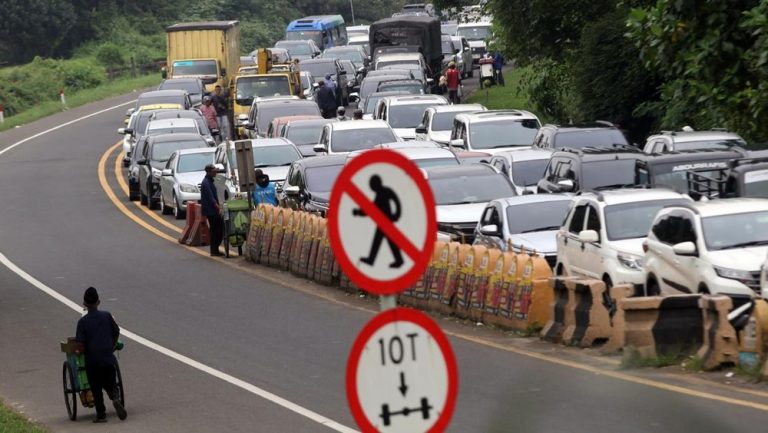 Puncak Bogor Siap Diserbu Lagi! Ini Prediksi dan Antisipasi Polisi