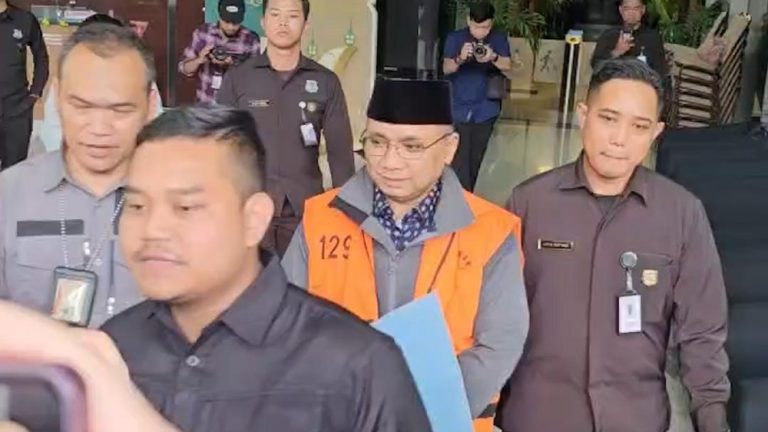 Kisah Yaqut: Lebaran di Rumah, Kini Kembali Ditahan KPK!