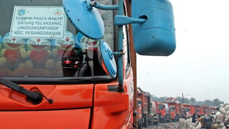 Tumpukan Sampah Bikin Resah, Gubernur Pramono Ambil Langkah Tegas!