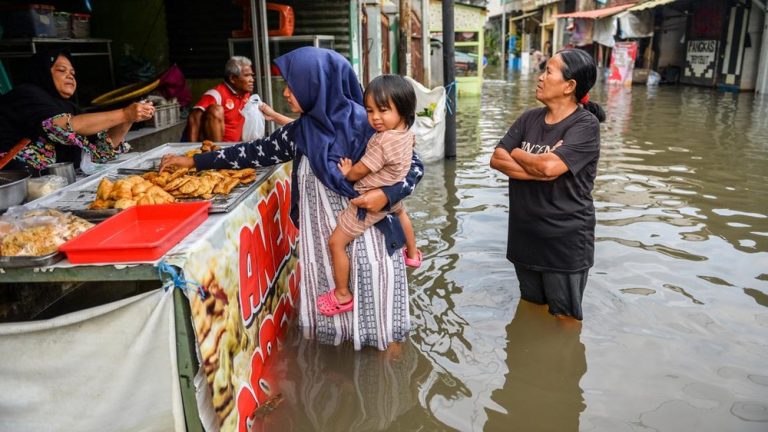 Dayeuhkolot Bandung Lumpuh! Banjir Parah Rendam Ratusan Rumah
