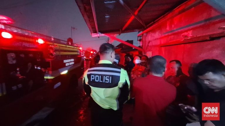 Horor Api di Ciledug! 25 Rumah Ludes, Ratusan Jiwa Mengungsi Massal!
