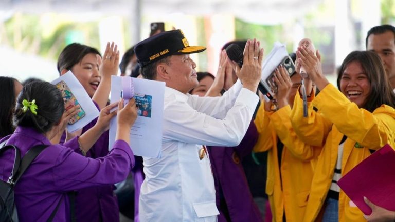Luar Biasa! Gubernur Kalteng Wujudkan Mimpi Mahasiswa Pedalaman!