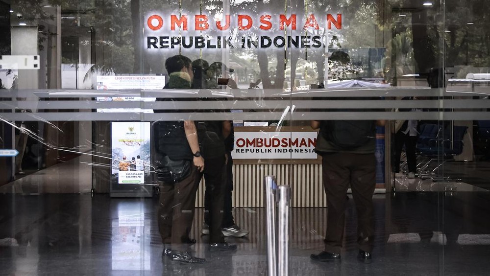 Mengejutkan! Eks Ombudsman Tersangka Kasus Migor!