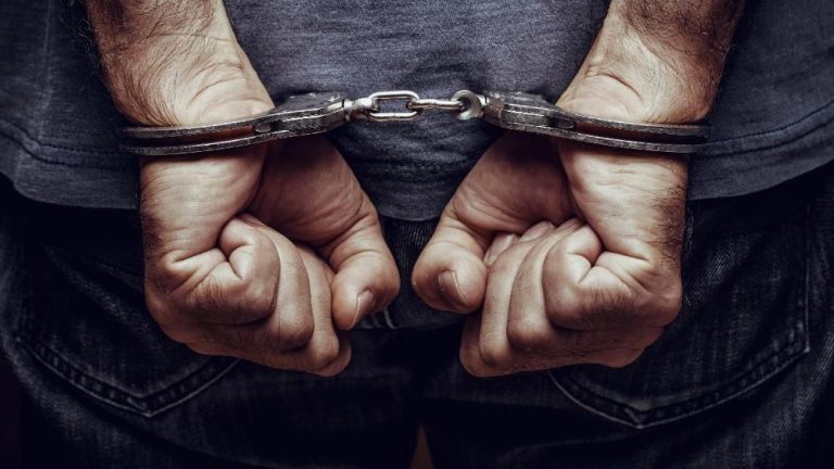 Geger Tiga Pria Ditangkap Bawa Puluhan Kilo Sisik Trenggiling Geger Tiga Pria Ditangkap Bawa Puluhan Kilo Sisik Trenggiling