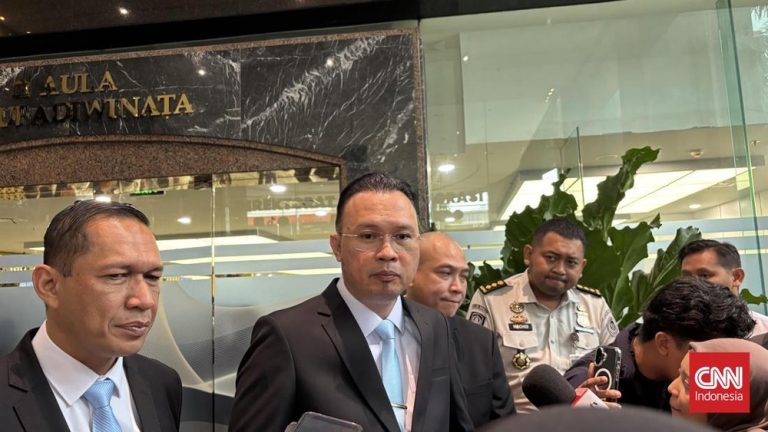 Heboh Imigrasi Dirjen Perintahkan Kooperatif Heboh Imigrasi Dirjen Perintahkan Kooperatif