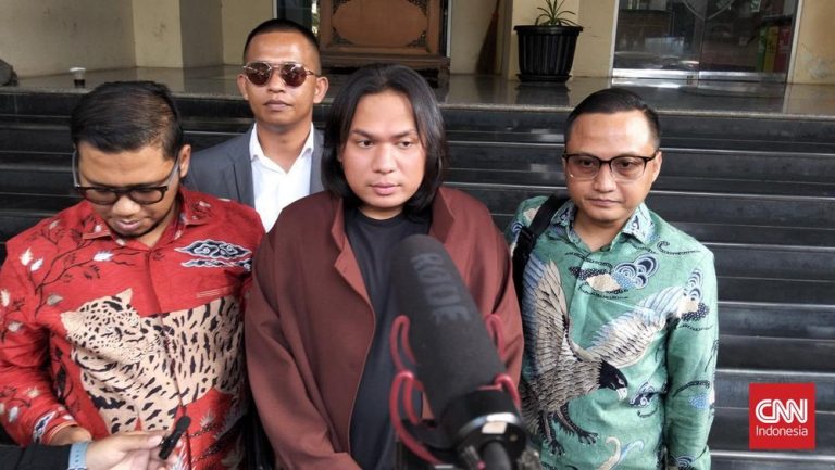 Keanu Angelo Terseret Skandal Umrah Hanania Keanu Angelo Terseret Skandal Umrah Hanania