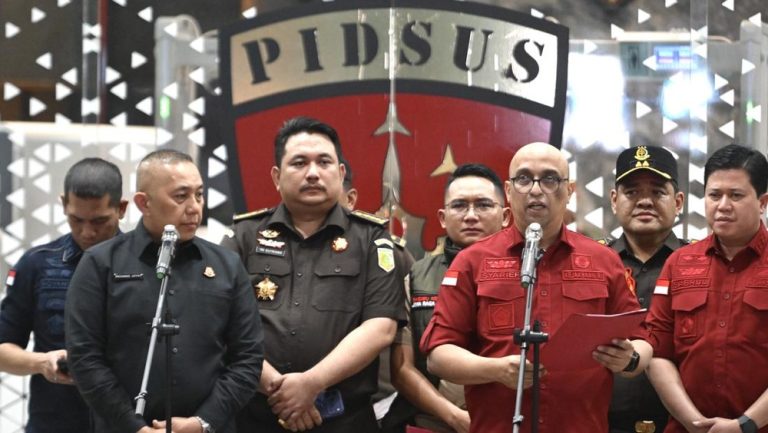 Skandal MBG Siapa Lagi Terseret Jaringan Elit Skandal MBG Siapa Lagi Terseret Jaringan Elit