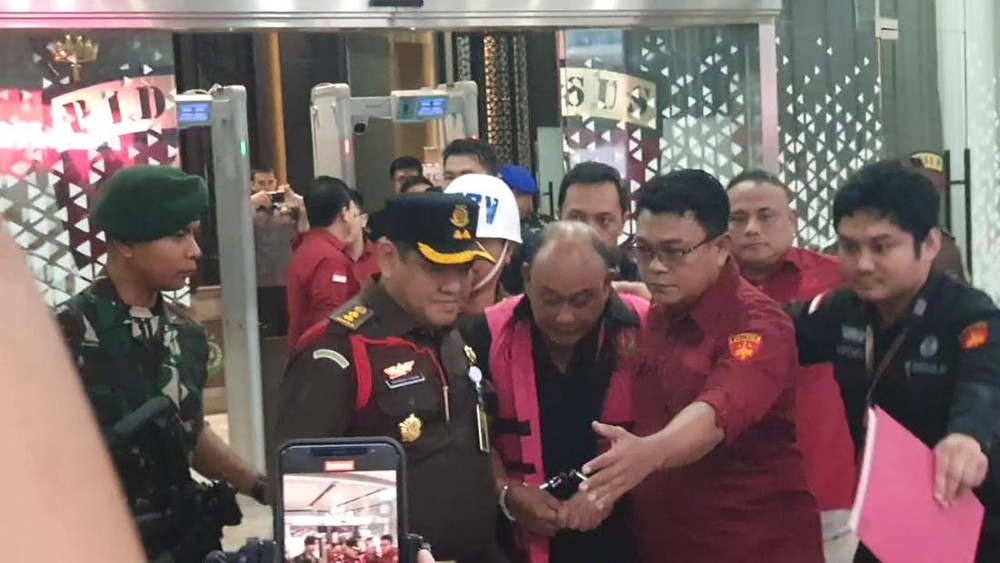 Skandal Korupsi Gizi: Dadan Hindayana & 2 Eks Pejabat BGN Ditahan!