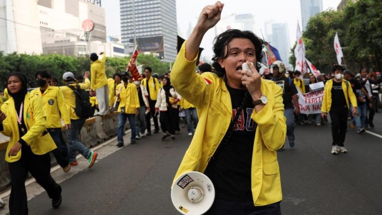 Aksi Mahasiswa Gegerkan Jakarta Ini 5 Tuntutan Aksi Mahasiswa Gegerkan Jakarta Ini 5 Tuntutan