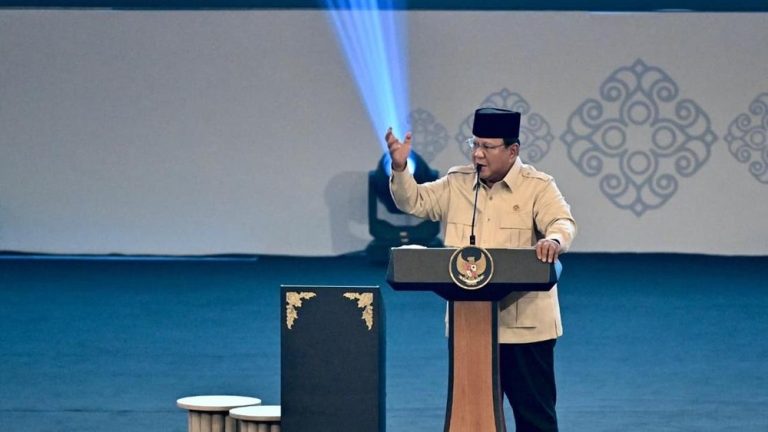 Prabowo Gebrak Meja! Peringatan Keras Bagi Pengelola Makan Gratis yang Nakal!