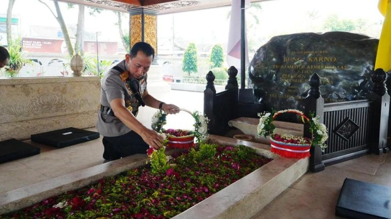 Terungkap Alasan Kapolri Ziarahi Tiga Makam Tokoh