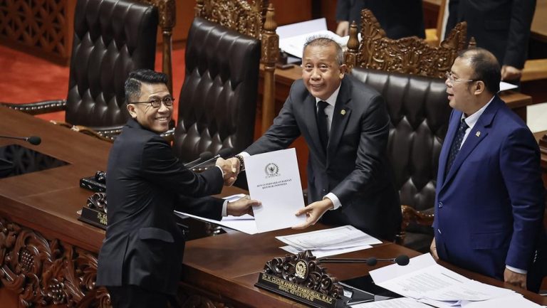 Pajak Libatkan TNI Polri DPR Beri Peringatan Keras