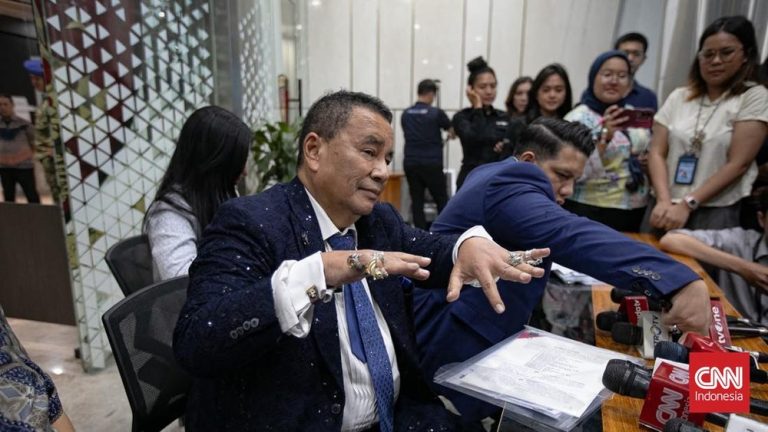 Hotman Paris Dikecam Keras Sikap ke Wartawan Hotman Paris Dikecam Keras Sikap ke Wartawan