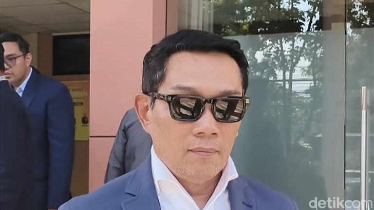 Ridwan Kamil Berjuang Agar Arkana Resmi Anak Ridwan Kamil Berjuang Agar Arkana Resmi Anak