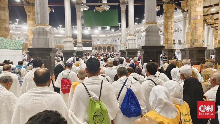 Usul Batasi Usia Haji Bikin Anggota DPR Meledak