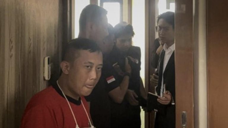 BERKAS TAFIK HIDAYAT DISERAHKAN HUKUMAN MENANTI BERKAS TAFIK HIDAYAT DISERAHKAN HUKUMAN MENANTI