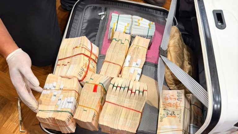 Skandal Febrie Dolar Dicek FBI Akankah Terbongkar Skandal Febrie Dolar Dicek FBI Akankah Terbongkar
