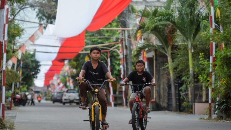 Bendera Raksasa 81 Meter Bikin Heboh Tangerang