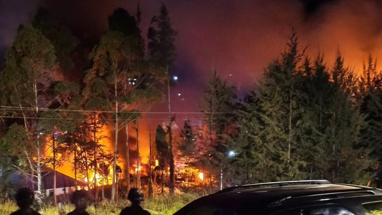 Geger Puncak Papua 7 Kantor Pemerintah Hangus