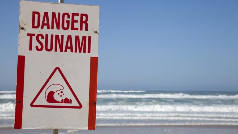 Tsunami NTT Terdeteksi BMKG Umumkan Ini Sekarang Tsunami NTT Terdeteksi BMKG Umumkan Ini Sekarang