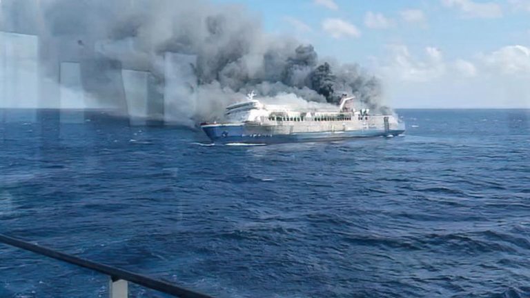 KMP Mutiara Sentosa 2 Terbakar Data Korban Terakhir Terungkap KMP Mutiara Sentosa 2 Terbakar Data Korban Terakhir Terungkap