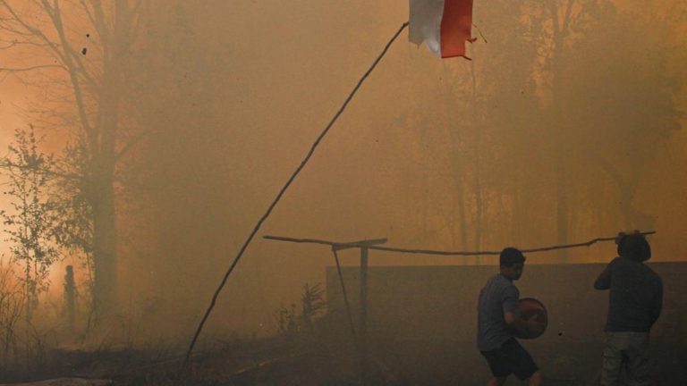 Kalimantan Darurat Api Ribuan Titik Panas Mengancam